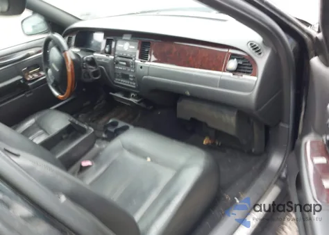 2009 Lincoln Town Car Signature Limited из США, поврежденный, VIN 2LNHM82V89X619390